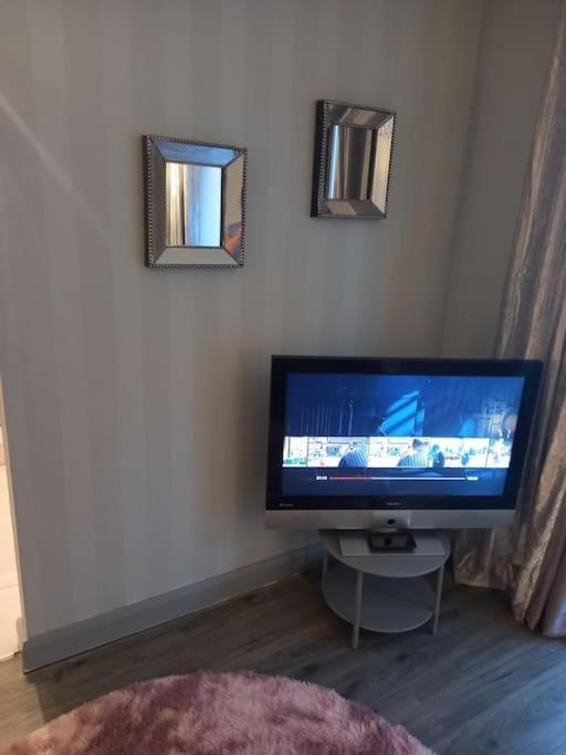Modern 2-Bedroom City Apartment With Free Parking Μπέλφαστ Εξωτερικό φωτογραφία