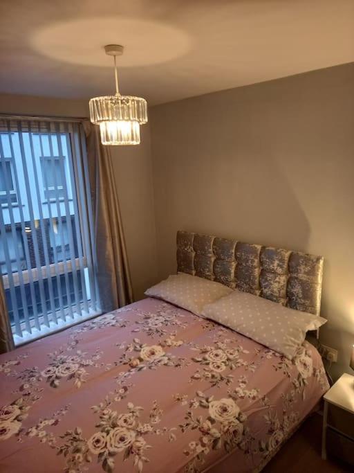 Modern 2-Bedroom City Apartment With Free Parking Μπέλφαστ Εξωτερικό φωτογραφία